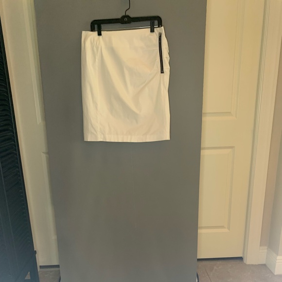 White Ruched Detail Skirt - Picture 3 of 5